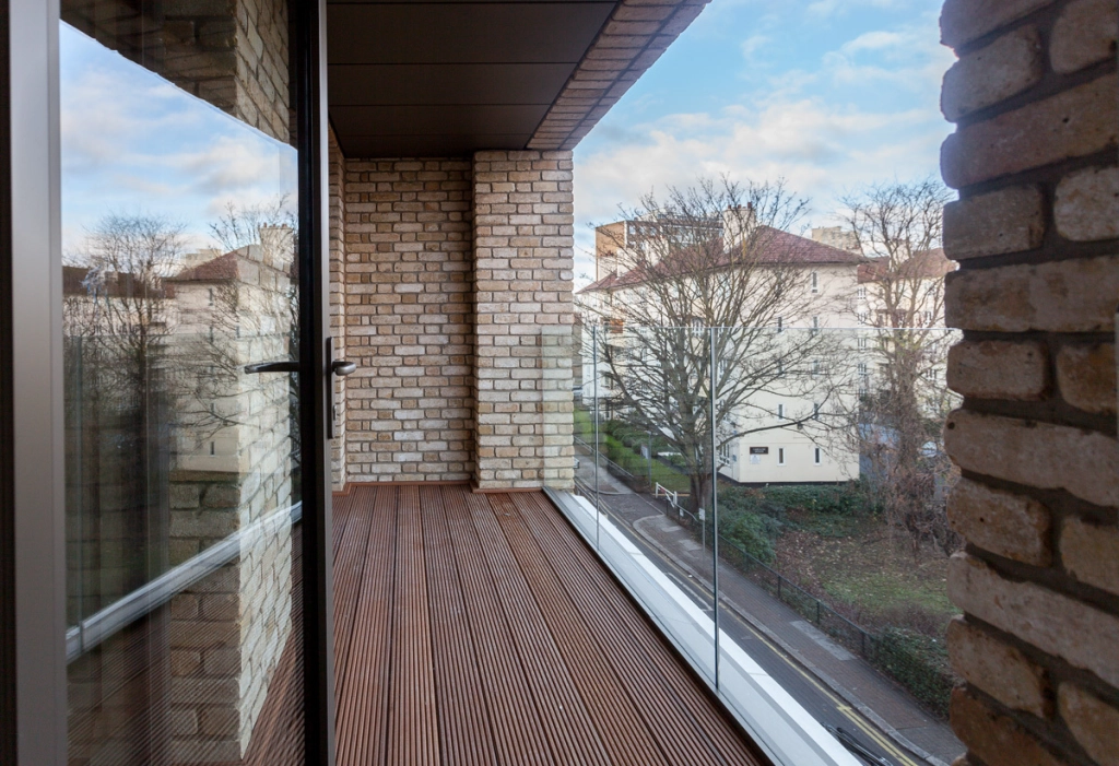 1 bedroom apartments/flats for sale in Crisp Road, Hammersmith - W6 view 3