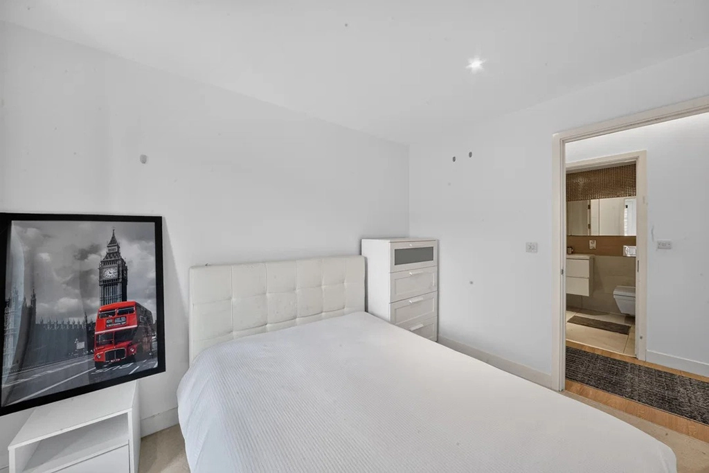 3 bedrooms apartments/flats for sale in Whiting Way, Surrey Quays - SE16 view 12