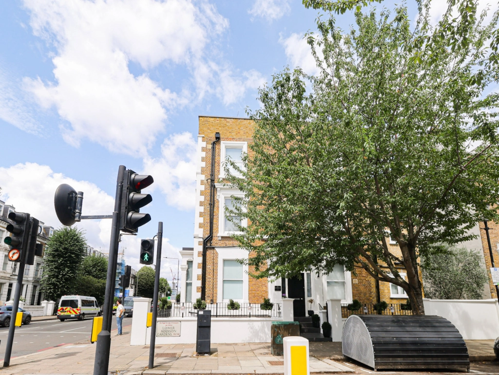 2 bedrooms apartments/flats for sale in Holland Road, Shepherds Bush - W14 view 8