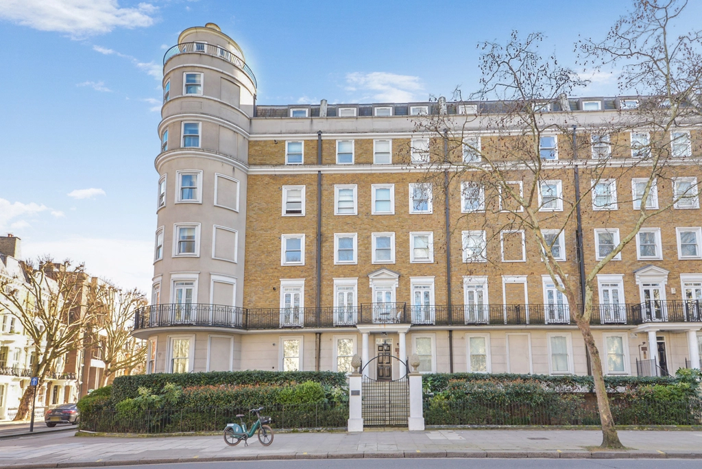 2 bedrooms apartments/flats for sale in Holland Park Avenue, Holland Park - W11 view 12