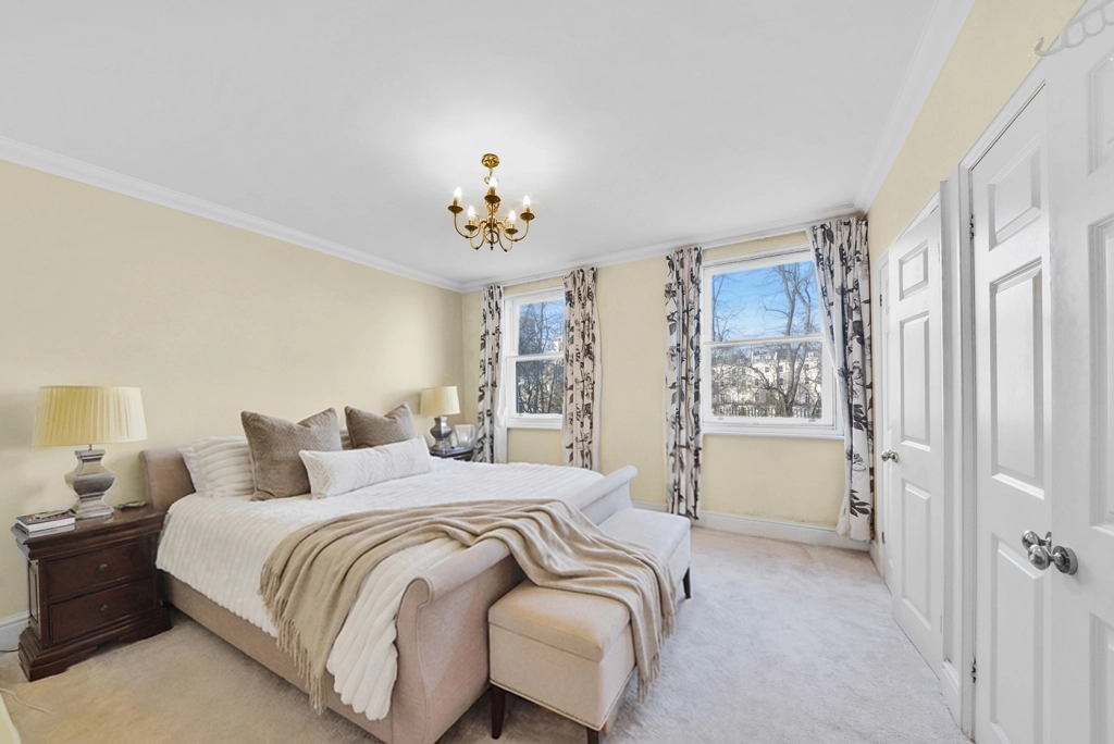 2 bedrooms apartments/flats for sale in Holland Park Avenue, Holland Park - W11 view 4