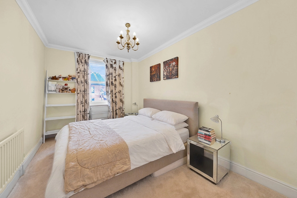 2 bedrooms apartments/flats for sale in Holland Park Avenue, Holland Park - W11 view 5