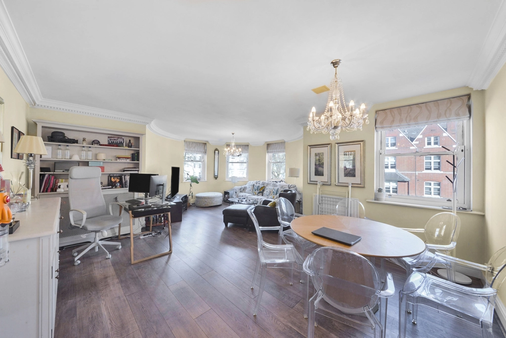 2 bedrooms apartments/flats for sale in Holland Park Avenue, Holland Park - W11 view 7