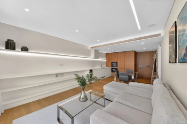 Rathbone Place, Marylebone - W1T view 10