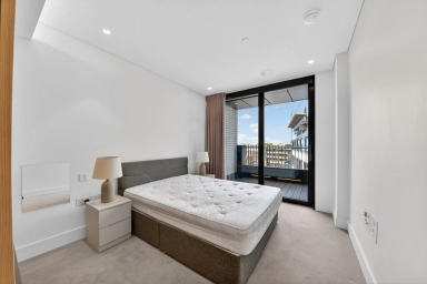 Rathbone Place, Marylebone - W1T view 4