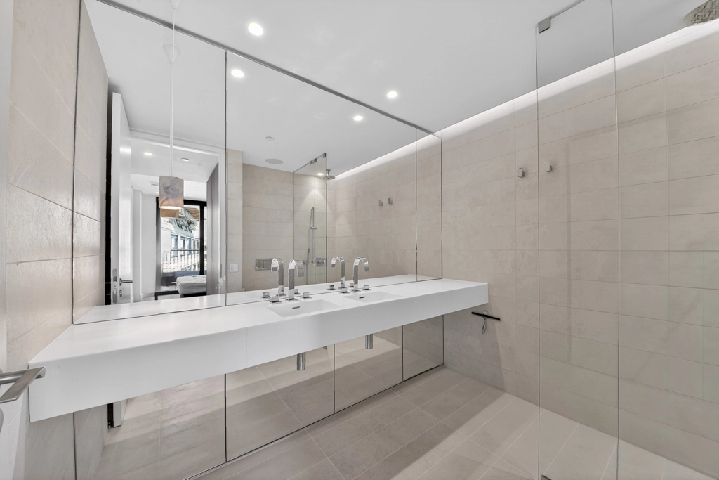 1 bedroom apartments/flats for sale in Rathbone Place, Marylebone - W1T view 15
