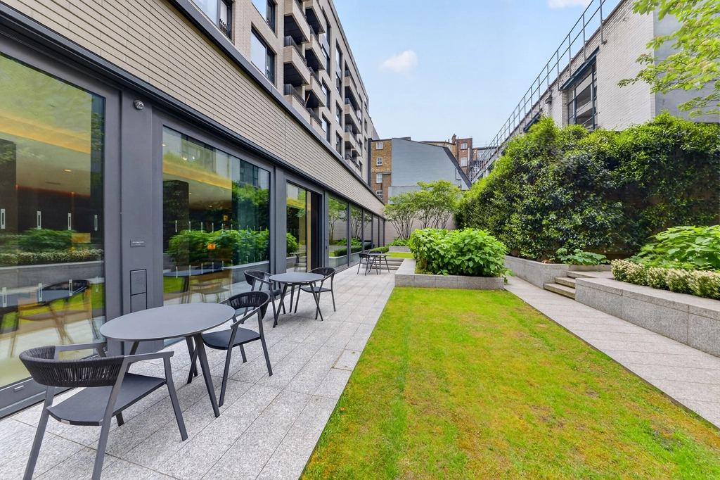 1 bedroom apartments/flats for sale in Rathbone Place, Marylebone - W1T view 8