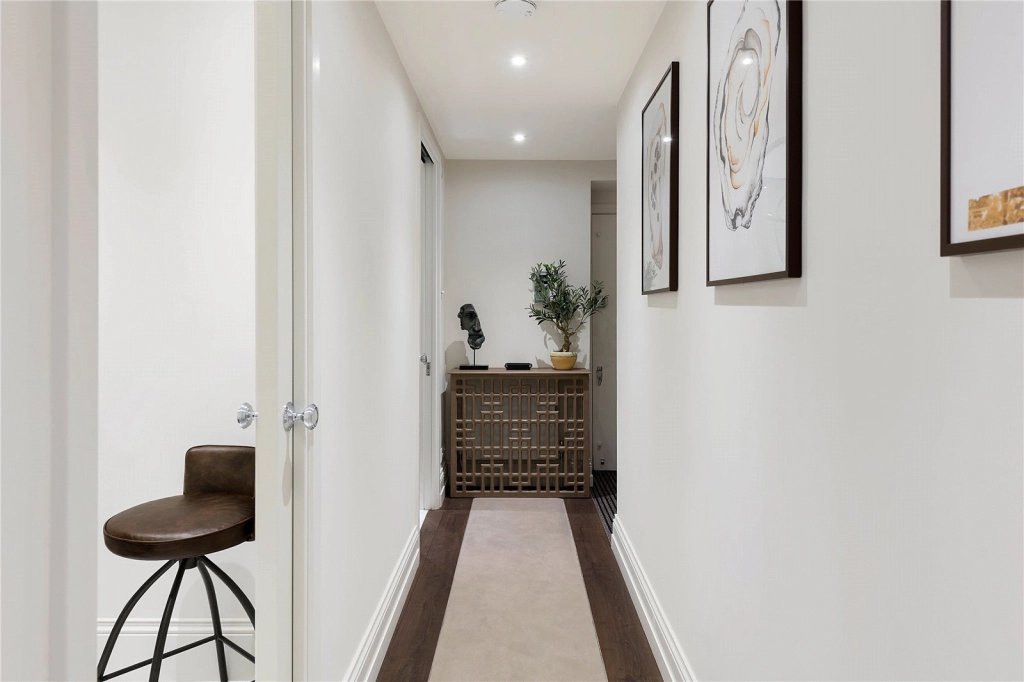 1 bedroom apartments/flats for sale in Vicarage Gate, Kensington - W8 view 17