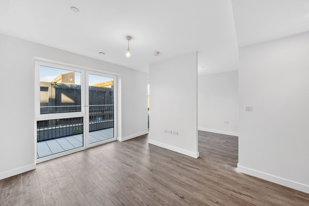 1 bedroom apartments/flats for sale in Parr's Way, Hammersmith - W6 view 2