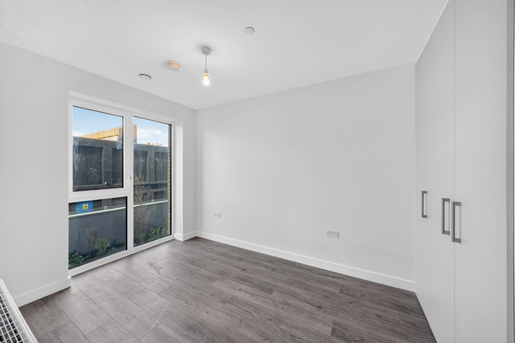 1 bedroom apartments/flats for sale in Parr's Way, Hammersmith - W6 view 4