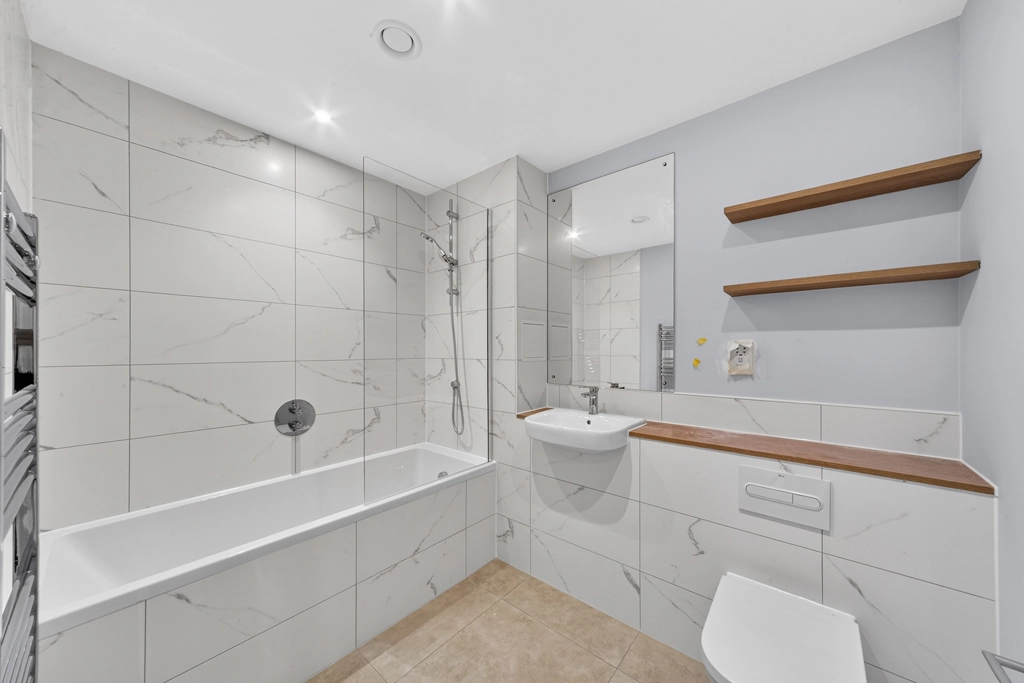 1 bedroom apartments/flats for sale in Parr's Way, Hammersmith - W6 view 6