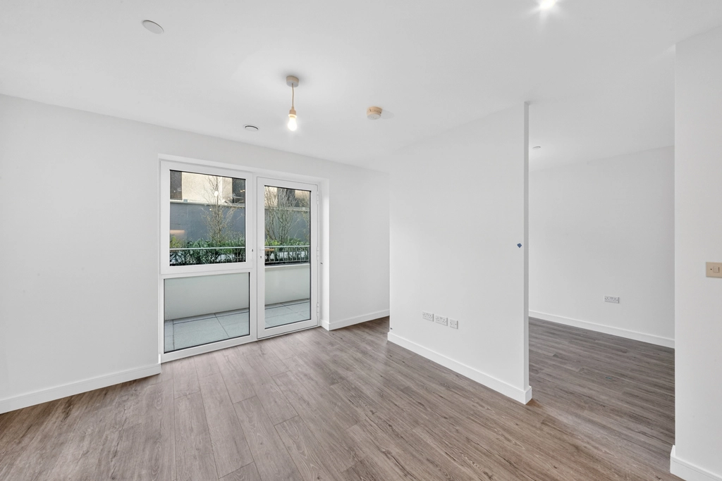 1 bedroom apartments/flats for sale in Parr's Way, Fulham - W6 view 2