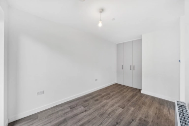 Parr's Way, Fulham - W6 view 12