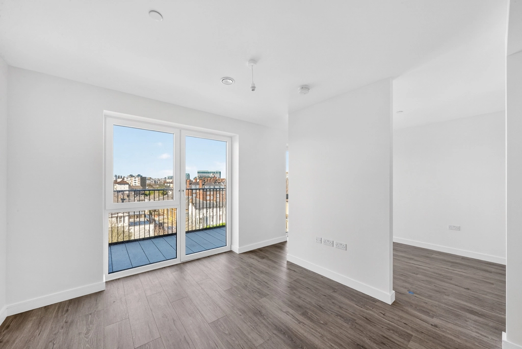1 bedroom apartments/flats for sale in Parr's Way, Hammersmith - W6 view 5