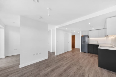 Parr's Way, Hammersmith - W6 view 3