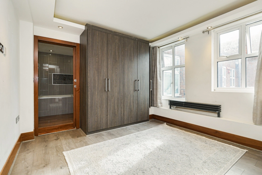 2 bedrooms apartments/flats for sale in Edgware Road, Paddington - W2 view 14