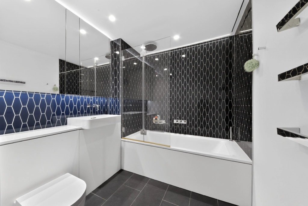 2 bedrooms apartments/flats for sale in Wood Lane, White City - W12 view 6