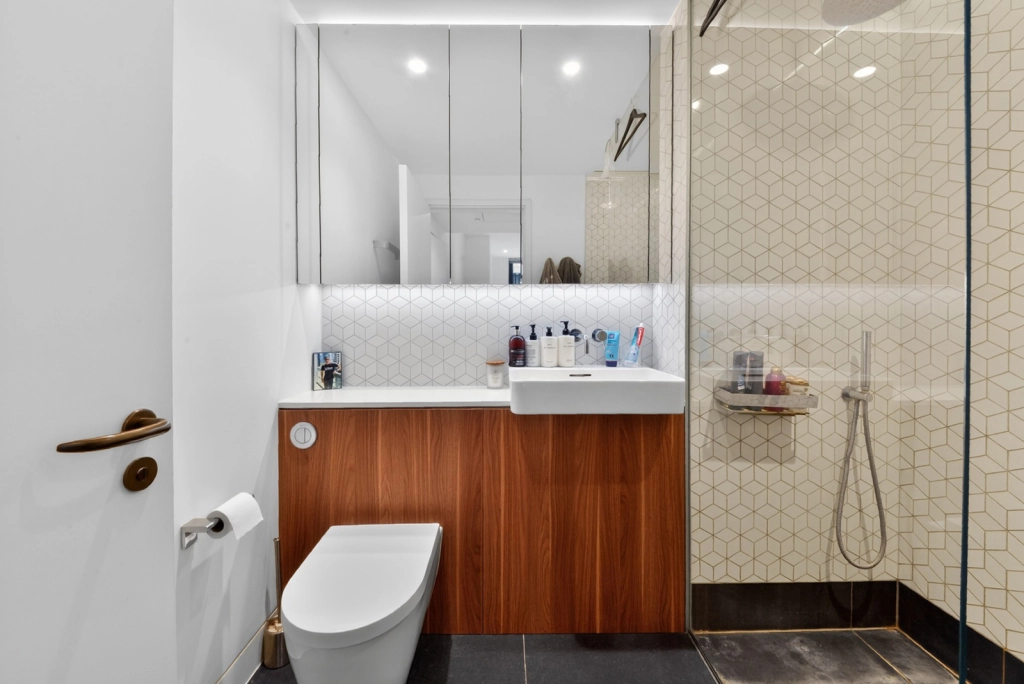 2 bedrooms apartments/flats for sale in Wood Lane, White City - W12 view 20