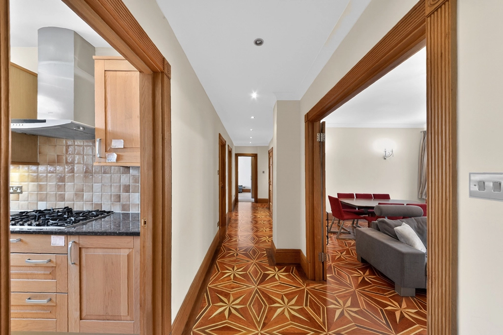 4 bedrooms apartments/flats for sale in Edgware Road, Marylebone - W2 view 10