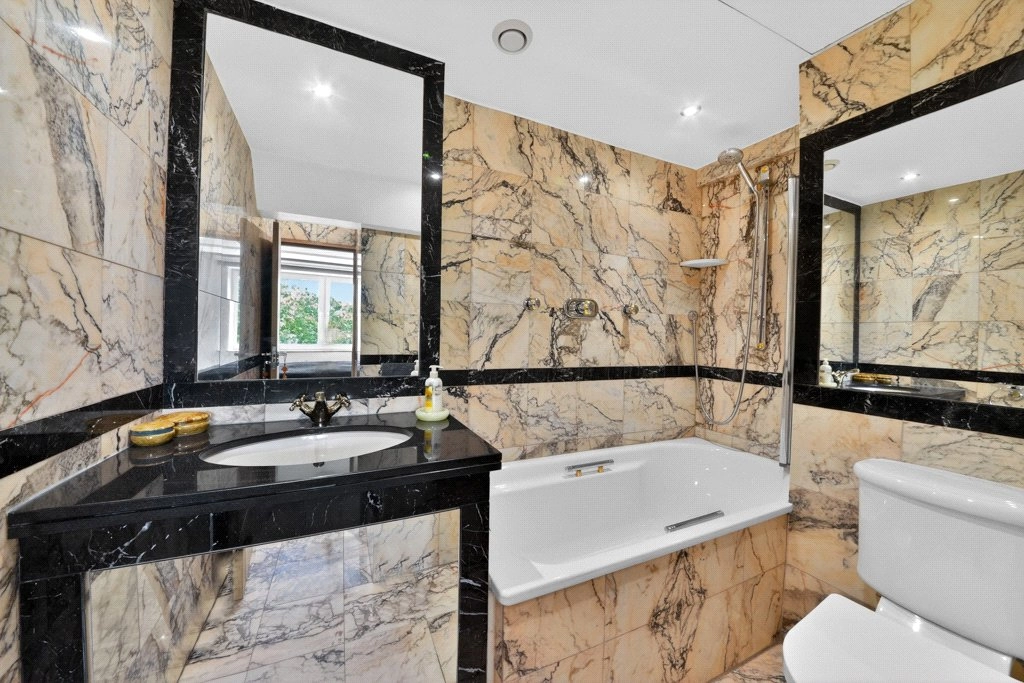 3 bedrooms apartments/flats for sale in Piccadilly, Westminster - W1J view 7