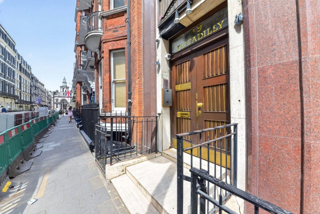 3 bedrooms apartments/flats for sale in Piccadilly, Westminster - W1J view 8