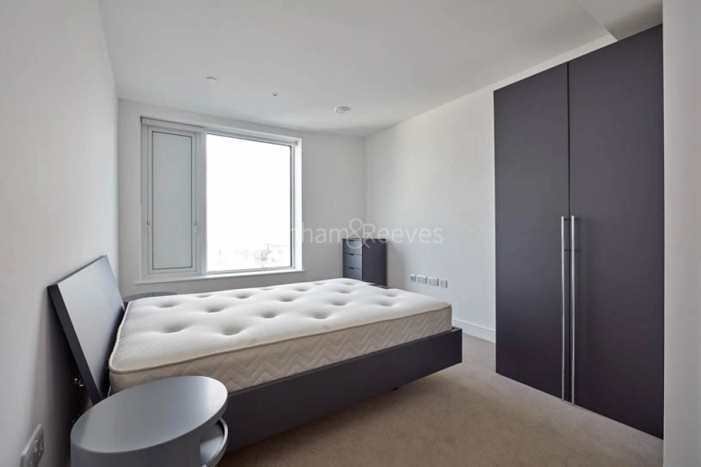 2 bedrooms apartments/flats for sale in Beadon Road, Hammersmith - W6 view 4
