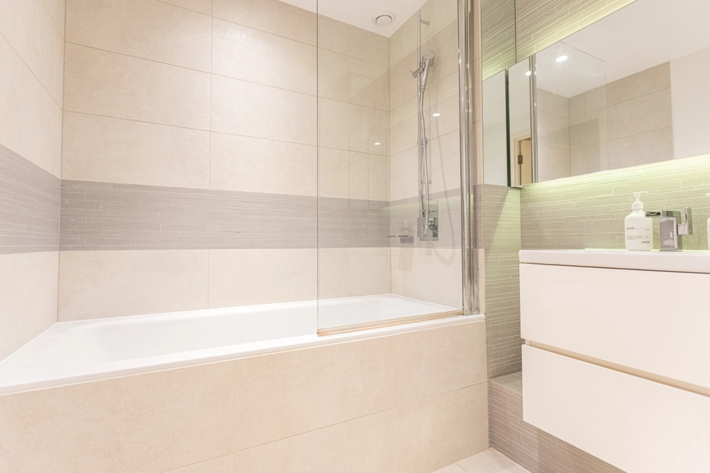 1 bedroom apartments/flats for sale in Seafarer Way, Surrey Quays - SE16 view 5