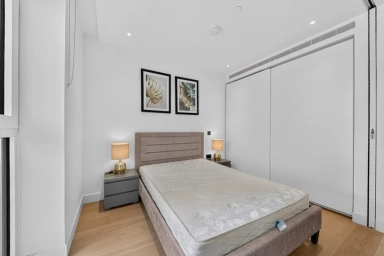Fountain Park Way, White City - W12 view 5