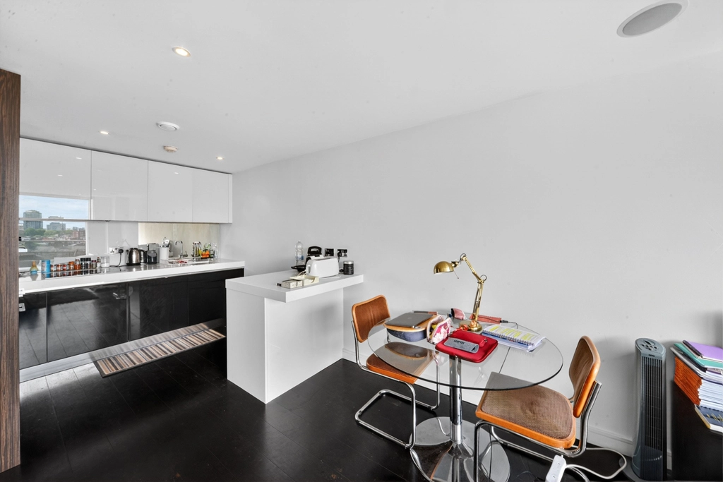 1 bedroom apartments/flats for sale in Gatliff Road, Pimlico - SW1W view 11