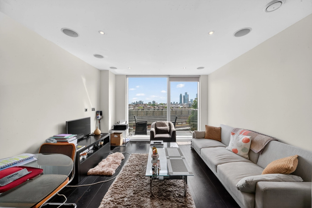 1 bedroom apartments/flats for sale in Gatliff Road, Pimlico - SW1W view 2