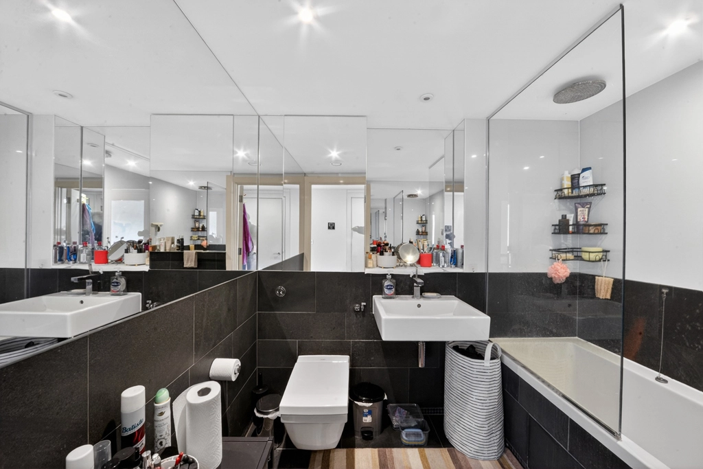 1 bedroom apartments/flats for sale in Gatliff Road, Pimlico - SW1W view 8