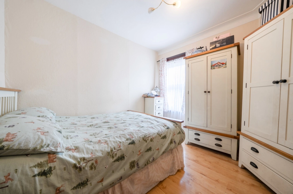 2 bedrooms apartments/flats for sale in Oakdale Road, Leytonstone - E11 view 4