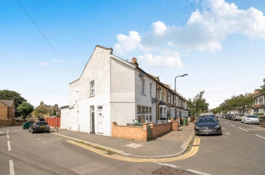 Oakdale Road, Leytonstone - E11 view 1