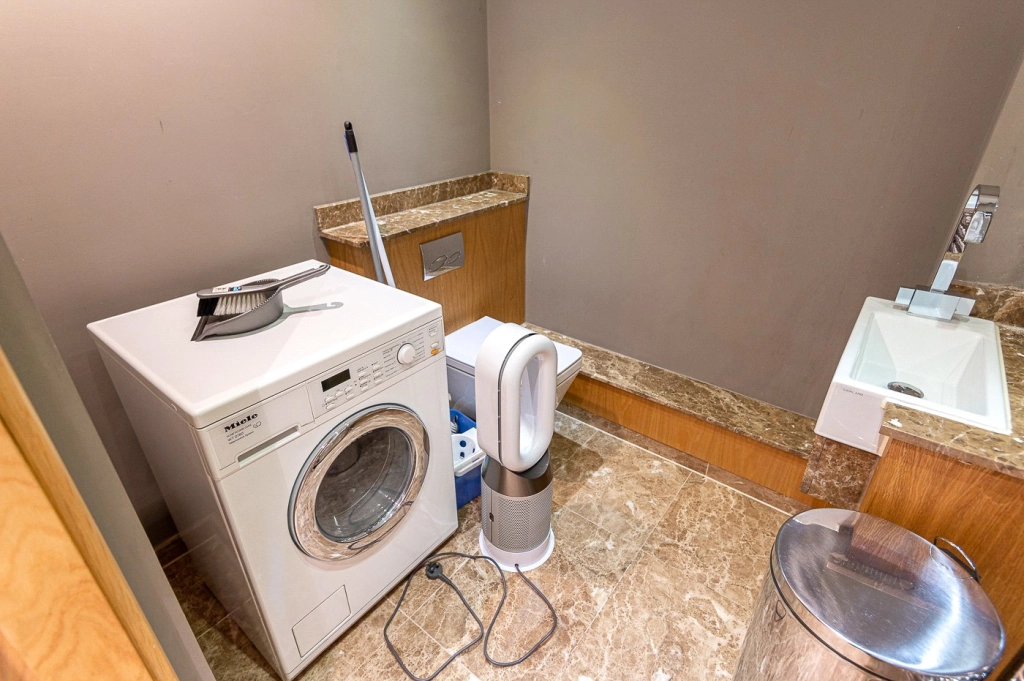 1 bedroom apartments/flats for sale in Kensington Church Street, London - W8 view 12