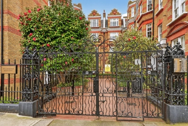 Kensington Church Street, Kensington - W8 view 20