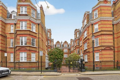 Kensington Church Street, Kensington - W8 view 9