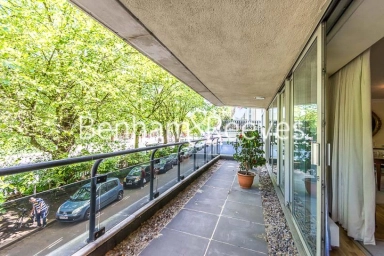 Hyde Park Gate - SW7 view 3