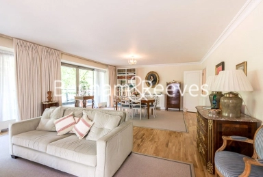 Hyde Park Gate - SW7 view 5