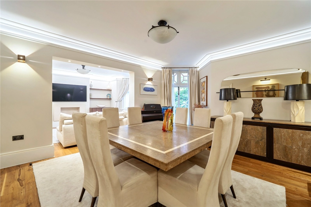 4 bedrooms apartments/flats for sale in Abingdon Villas, London - W8 view 26