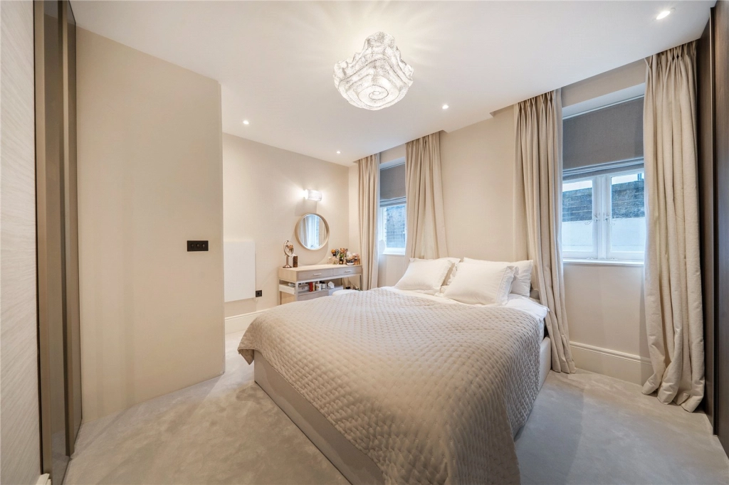 4 bedrooms apartments/flats for sale in Abingdon Villas, London - W8 view 36