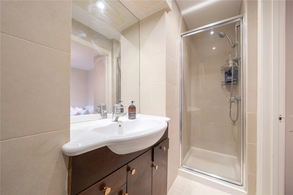 4 bedrooms apartments/flats for sale in Abingdon Villas, London - W8 view 38