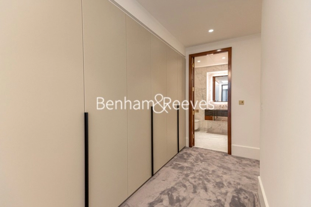 2 bedrooms apartments/flats for sale in 1 Lancer Square - W8 view 10