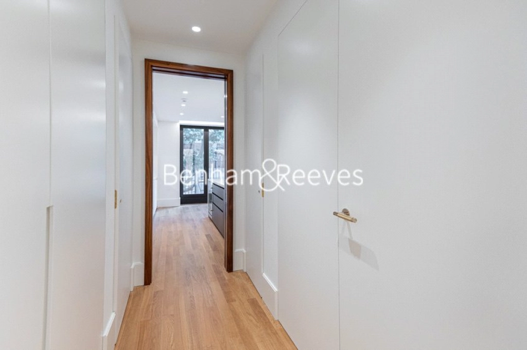 2 bedrooms apartments/flats for sale in 1 Lancer Square - W8 view 11