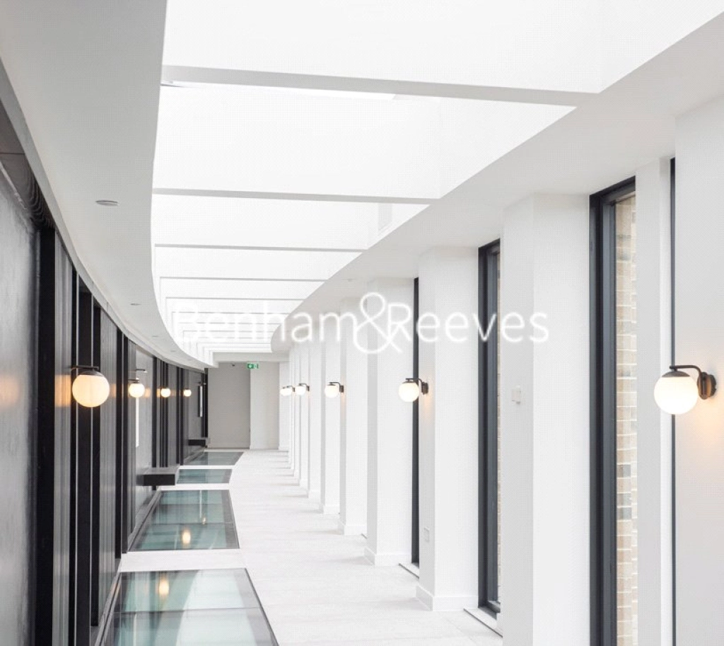 1 bedroom apartments/flats for sale in Cluny Mews - SW5 view 9