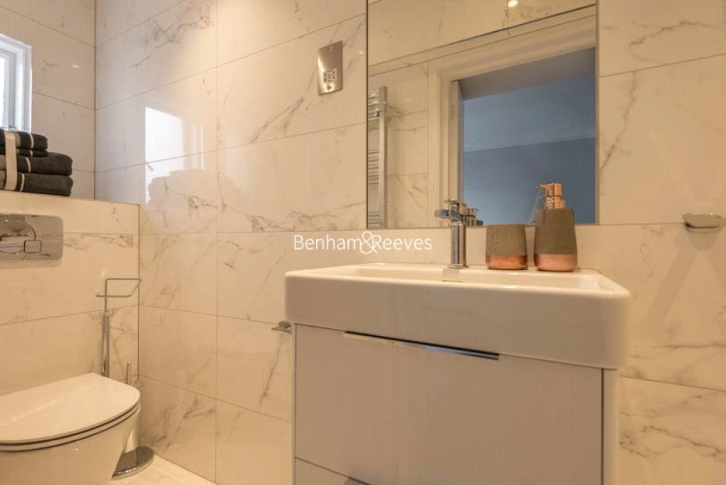 2 bedrooms apartments/flats for sale in Southwell Gardens - SW7 view 4