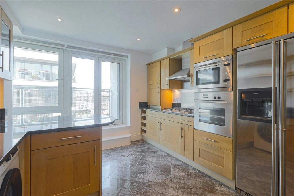 3 bedrooms apartments/flats for sale in Warren House, Beckford Close - W14 view 5