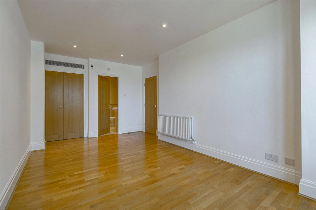 3 bedrooms apartments/flats for sale in Warren House, Beckford Close - W14 view 7