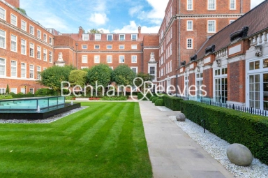 Duchess Of Bedfords Walk - W8 view 9