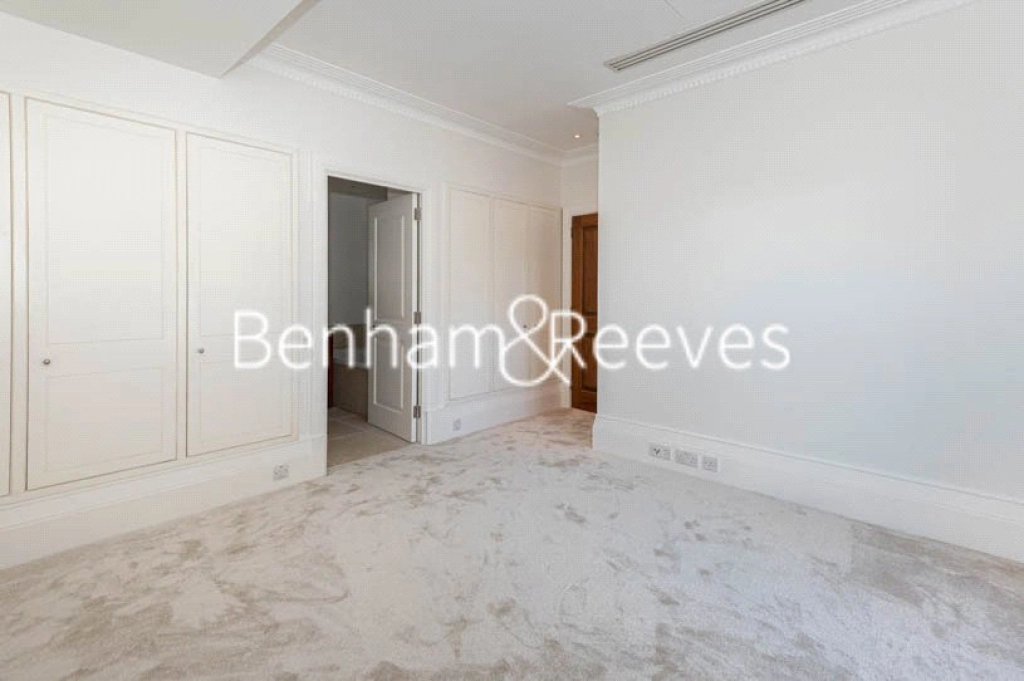 3 bedrooms apartments/flats for sale in Duchess Of Bedfords Walk - W8 view 16