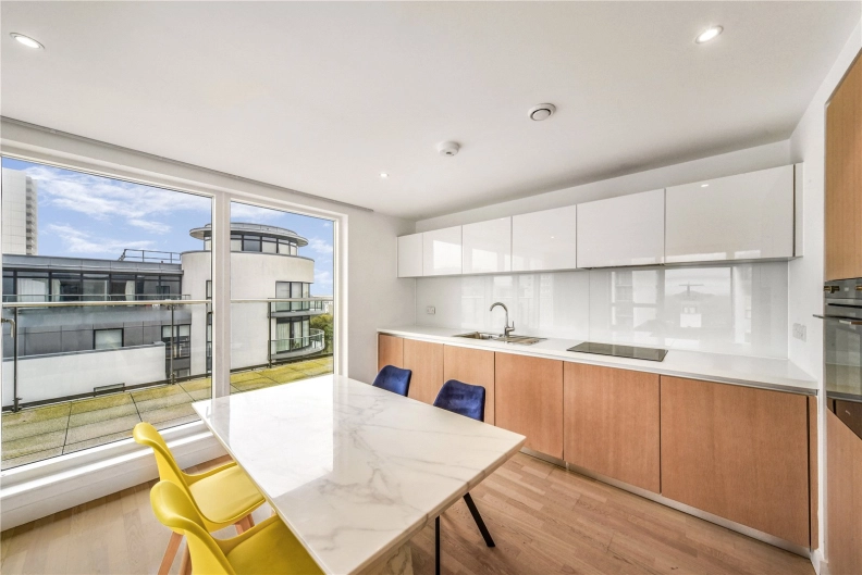 2 bedrooms apartments/flats to sale in Pump House Crescent, Brentford-image 4